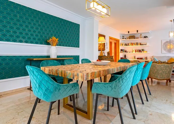 Genteel Home Martinez Campos